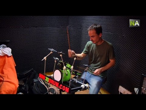 NA Miniatur-Schlagzeug mit elektronischem Drumset dank 3D-Technologie