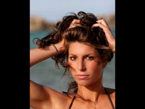 Video   Les photos qui ont changé la vie de Laury Thilleman