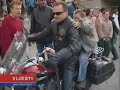 Djeci s teškoćama u razvoju Centra Juraj Bonači u Splitu već petu godinu na Svetoga Nikolu darove donose bajkeri splitskog moto kluba Fjaka. Najdraži dio proslave im je naravno vožnja na motociklima.Darovima se vesele i odgajatelji. Prošle godine donijeli su im video opremu za nadzor centra, a ove godine televizore, CD-playere i drugu tehniku.