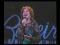 angelical voz de la soprano ginamaria hidalgo, interpretando letra y musica de la compositora puchi balseiro, reflejando plenamente su sentir hacia la vida, entonces y siempre. bravo puchi! 1990 centro de bellas artes, san juan, puerto rico. orquesta de lito pena, director musical carlos roig, productora dra. amalia martines pico