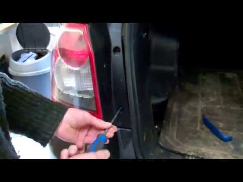 How to remove rear light / change bulbs in Land Rover Freelander 2/LR2