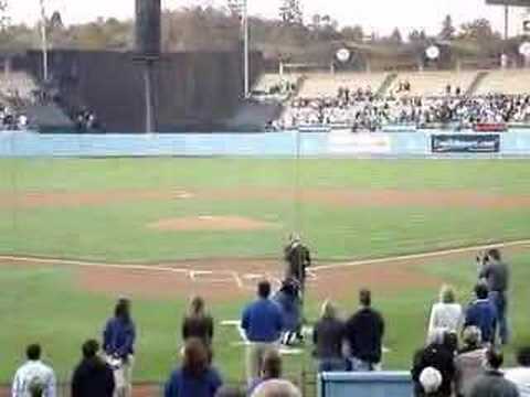 kyle lowder sings national anthem los angeles dodgers game