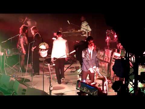 ARCADE FIRE (THE REFLEKTORS) 'THE BOW' @ THE ROUNDHOUSE, LONDON 2013