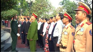 Viếng anh hùng liệt sỹ, dâng hương tại Đài tưởng niệm Bác Hồ nhân dịp Tết Nguyên đán Kỷ Hợi