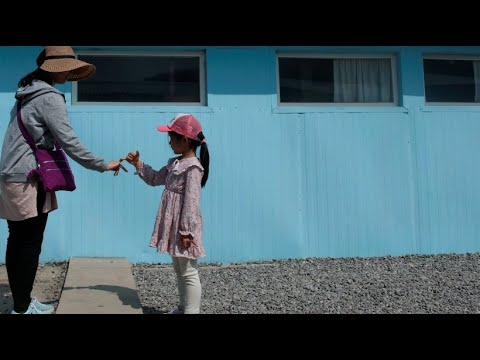 Koreanische Annäherung spüren: Händeschütteln wie K ...