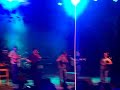 llan de cubel en la carballeira de zas, tocando el tema 