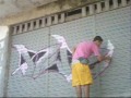 Graffiti no port�o de a�o