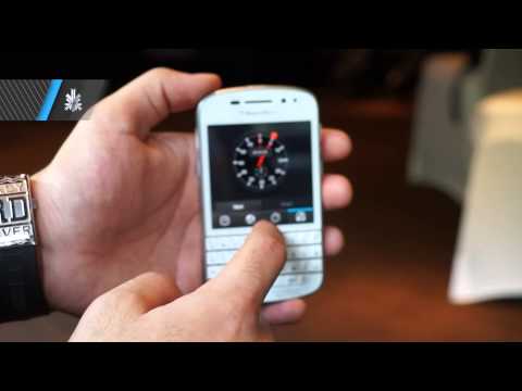 Blackberry Q10 White Hands on review at launch ( BB10 QWERTY ) In India - iGyaan