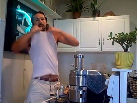 how to juice a lemon in a juicer