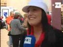 Caravana de mujeres hacia un pueblo con más de 80 solteros