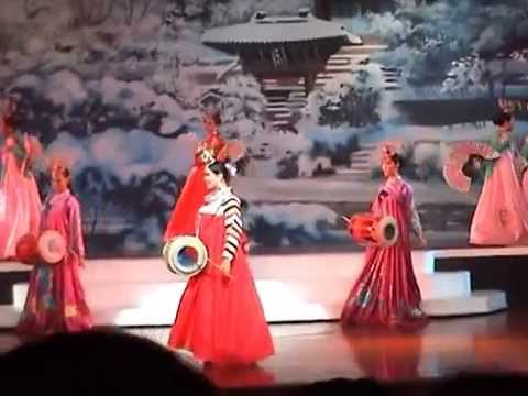 Alcazar Pattaya 2009 # เกาหลี อารีดัง รำพัด+ตีกลอง (จีจี้ & เจ๊เก๋)