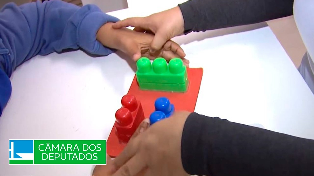 Autismo: comissão especial debate protocolos e medicamentos - 13/04/2026