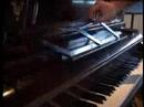Jan Hillebrand bouwt zijn piano op