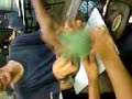 Sapinho dan�ando cr�u
