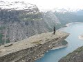 ノルウェーのオッダにあるトロルの舌を走る映像のサムネイル3