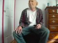 ol man geezer cant hear his new picture box!
