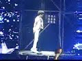 This made my heart almost go into an attack. seeing my baby dancing like that and hearing them sing was heaven! haha when my baby started singing everyone started screaming.this is amazing! this makes me want to go to japan just to see them in concert!!!credit to 렌루님