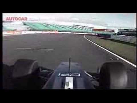 how to drive a f1 car