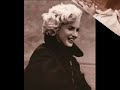fotografias de marilyn monroe montadas con la cancion kiss me tiger de april stevens