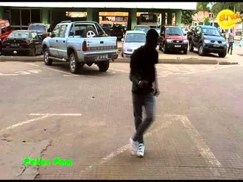 toques de house - Yano Prata, Ruelson Materazzi e Peter Pan, mostram uns toques de dance Música : House Sul Africano Captação: Mankelas Edição: Mankelas www.kellystresspro.net...