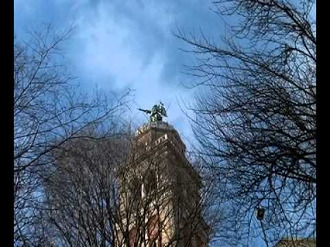 Udine - In questo breve video, realizzato dal sottoscritto, scorrono alcune suggestive vedute della bella città di Udine. Udine è la mia città natale e gradualmente ...