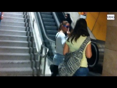Las cazacarteristas del metro de Barcelona