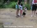 videos de Dada Orphanage Children & Volunteer English Teachers on the Myanmar Thailand Boarder