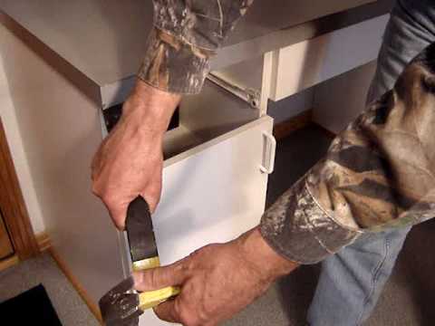 how to remove kitchen cabinets