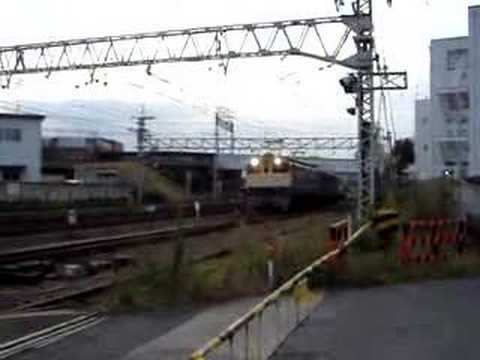 2007.10.23　石山駅付近を通過する寝台急行「銀河」