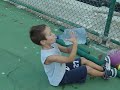 Santi jugando tenis