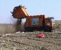 Scarico in discarica. Scarico in discarica.
