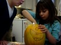 videos de My Sister Cutting Up A Pumpkin
