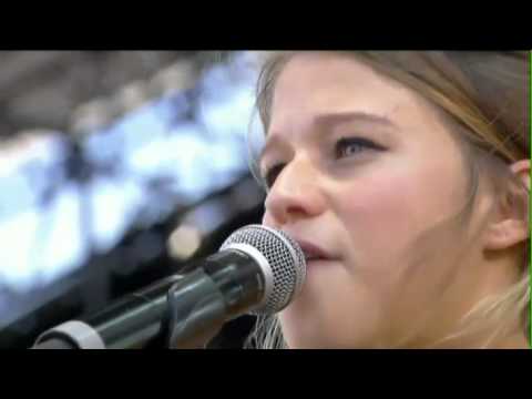 sue - Selah Sue Pour les articles homonymes, voir Sue. Selah Sue Selah Sue (2010) Données clés Nom Sanne Putseys Naissance 3 mai 1989 (23 ans) Louvain, Belgique Pa...