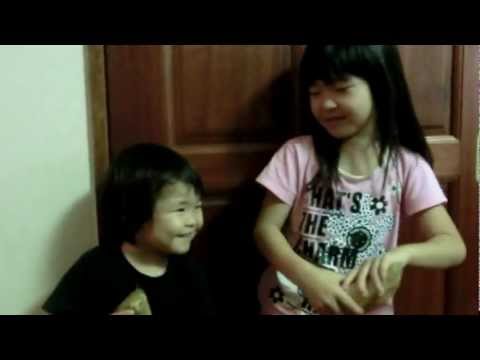 紅イモ - 長女（7歳）が芋掘りでＧＥＴした紅イモで、二女（５歳）と三女（２歳）が踊りだす。