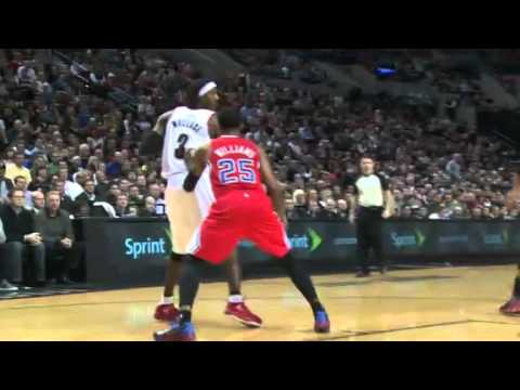 Elliot Williams dunks on Kenyon Martin