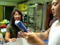 videos de Opening Christmas presents