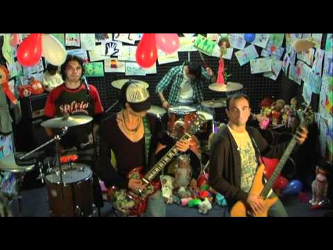 099 - C'è Qualcuno (official video 2011)