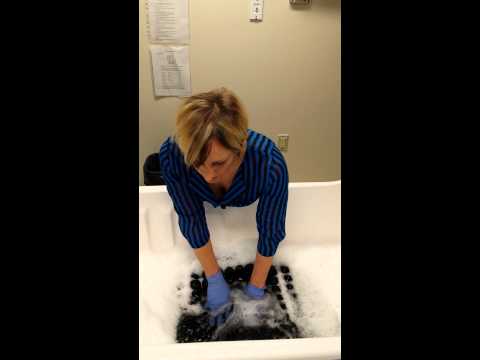 how to find a leak in a roho cushion