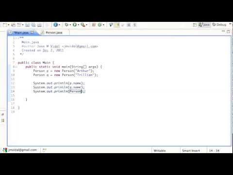 how to define public variable in java