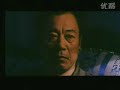 98抗洪的文章我暂时手头没有。给大家分享一篇汶川地震时候，中美的对比。 在对付天灾方面,美国政府与军队和中国政府与军队相比差的太远了......下面咱们用数字说话2008年05月12日14:28：地震发生14:46：国家网站——新华网发布消息15:50：总参谋部应急预案启动16:00：因通讯中断，两架直升飞机派往灾区了解受灾情况17:00：国家总理温家宝紧急赶赴灾区18:28：派出武警四川总队和驻川武警某师的2900名官兵18:44：成都军区、武警四川总队和驻川某师5000余官兵紧急赶赴汶川地震灾区参加救灾19:20：军区先遣指挥组已经进驻灾区地方政府没有动用军队的权利，必须上报中央，地震发生后，从分析收集受灾情况到上报中央并启动应急预案，我们看到只用了短短的一个多小时，而从下达命令部署到部队出动，仅仅2小时多！ 这几乎已经达到了启动国家应急预案和部队快速部署的极限！在世界上也是绝无仅有的！ 而一天之内调集2万部队，中国政府所组织的救援行动是超常规模的，这不仅是人类历史上最大规模和最为迅速的救援行动。山地空降，单日空运万人入川，全实况的新闻输送，通讯恢复的速度与能力，医疗措施的跟进，甚至不惜动用十五军精锐，从美国的标准看，这是核子战规模的国家级救援！ 再看看2005年美国新奥尔良市的那场飓风吧2005年8月29日清晨6点10分袭击了新奥尔良。在48小时前，国家飓风中心就已经提前预警，布什警告说飓风可能摧毁新奥尔良的大堤（新奥尔良的很多地方在海平面以下或是平行）。 5小时后，联邦紧急救援局局长迈克尔-布朗才要求派遣1000名救援人员在两天内赶赴灾区。 当时美国总统布什正在得克萨斯州的农场度假。接到飓风袭击的消息后，他继续度假到星期三，然后决定中止度假。在从得克萨斯飞回华盛顿的路上，空军一号在新奥尔良上空盘旋视察了灾区。 30号和31号，他两次打电话给南方松树电网公司 <b>...</b>
