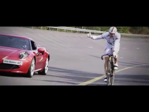 Ciclista vs Alfa Romeo 4C