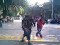 metaleros bailan salsa!