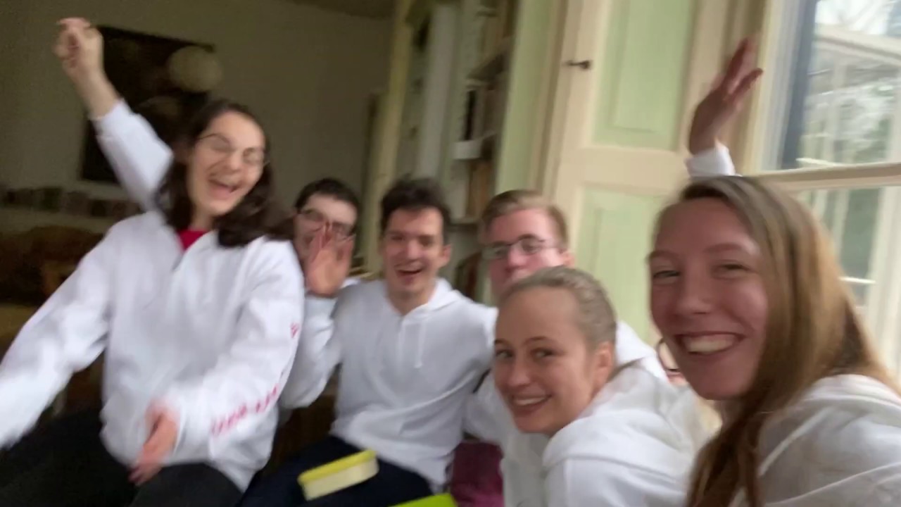 Wie zijn het team van Bidden en Vasten?