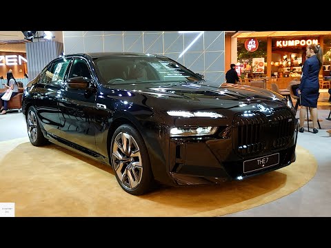 2024 BMW 7 Series M760e xDrive Plug-in Hybrid / In-Depth Walkaround Exterior & Interior