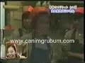 رجل يخلع رقبتة ويركبها
