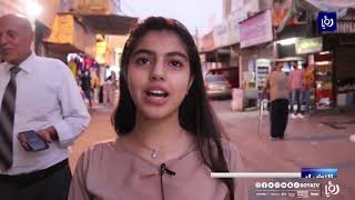 فرحاً بانتزاع الأسرى الستة حريتهم.. توزيع الحلوى في مخيم اربد