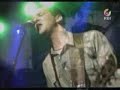 baixe o album:
http://rapidshare.com/files/13730186/1993_-_mais_raiva_do_que_medo.rar.html

h� uma espada sobre a minha cabe�a 
� uma press�o social que n�o quer que
eu me esque�a 

que tenho que estudar 
que eu tenho que trabalhar 
que tenho que ser algu�m 
n�o posso ser ningu�m 

h� uma espada sobre a minha cabe�a 
� uma press�o social que n�o quer que 
eu me esque�a 

que a minha vit�ria � a derrota dele
e o meu lucro � a perda de dele 
que eu tenho que competir 
que eu tenho que destruir 

h� uma espada sobre a minha cabe�a
� uma press�o social que n�o quer que 
eu me esque�a

que eu tenho que conformar 
conformar � rebelar 
que eu tenho que rebelar 
rebelar � conformar 

e quem conforma o sistema engole 
e quem rebela o sistema come 

e quem conforma