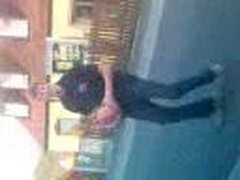 Crazy NOOB Playing Basketball