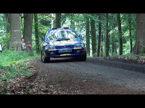 Subaru Impreza 555 - gruby dzwon w drzewa Subaru Impreza 555 - gruby dzwon w drzewa
