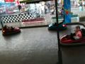 videos de Laura and Amanda on the bumper cars